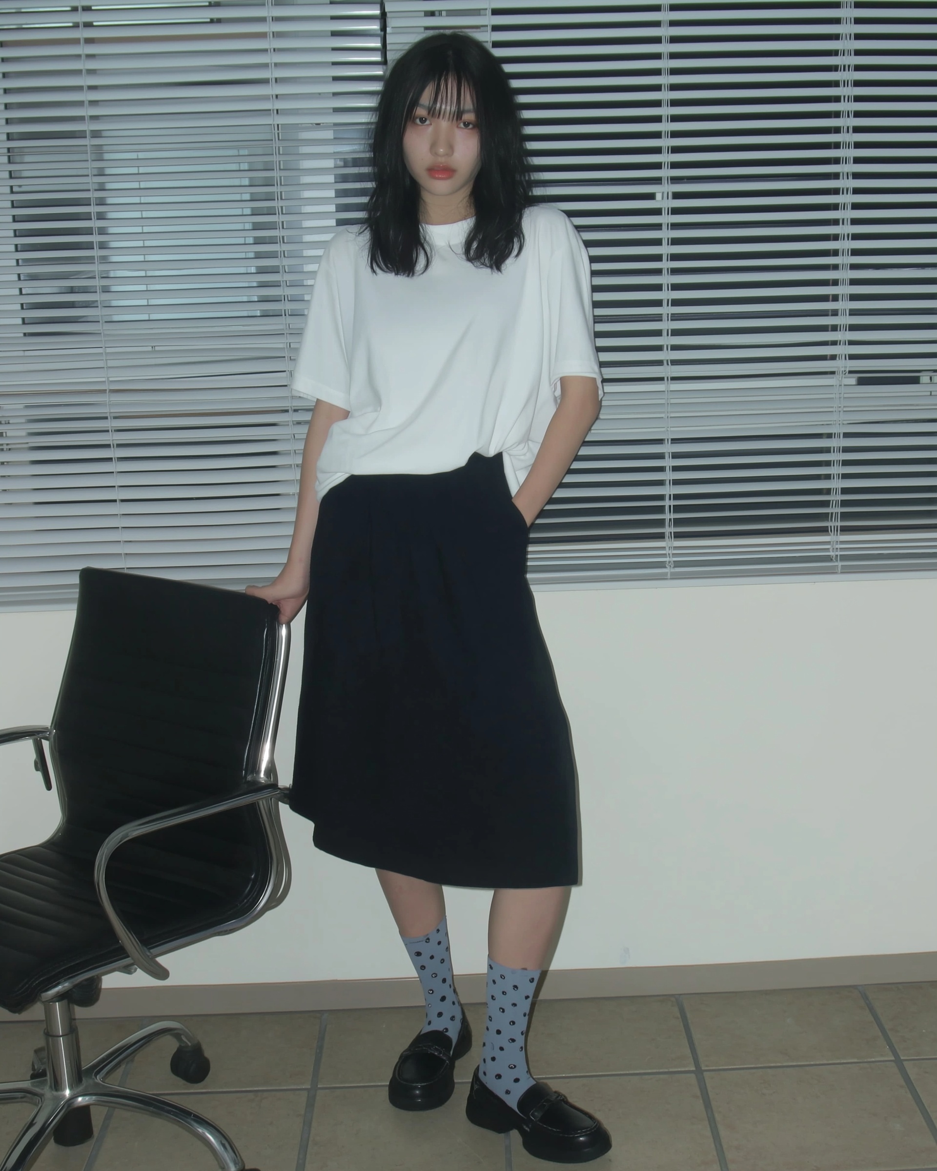 Chic Indoor Style: Minimalist Fashion Inspiration