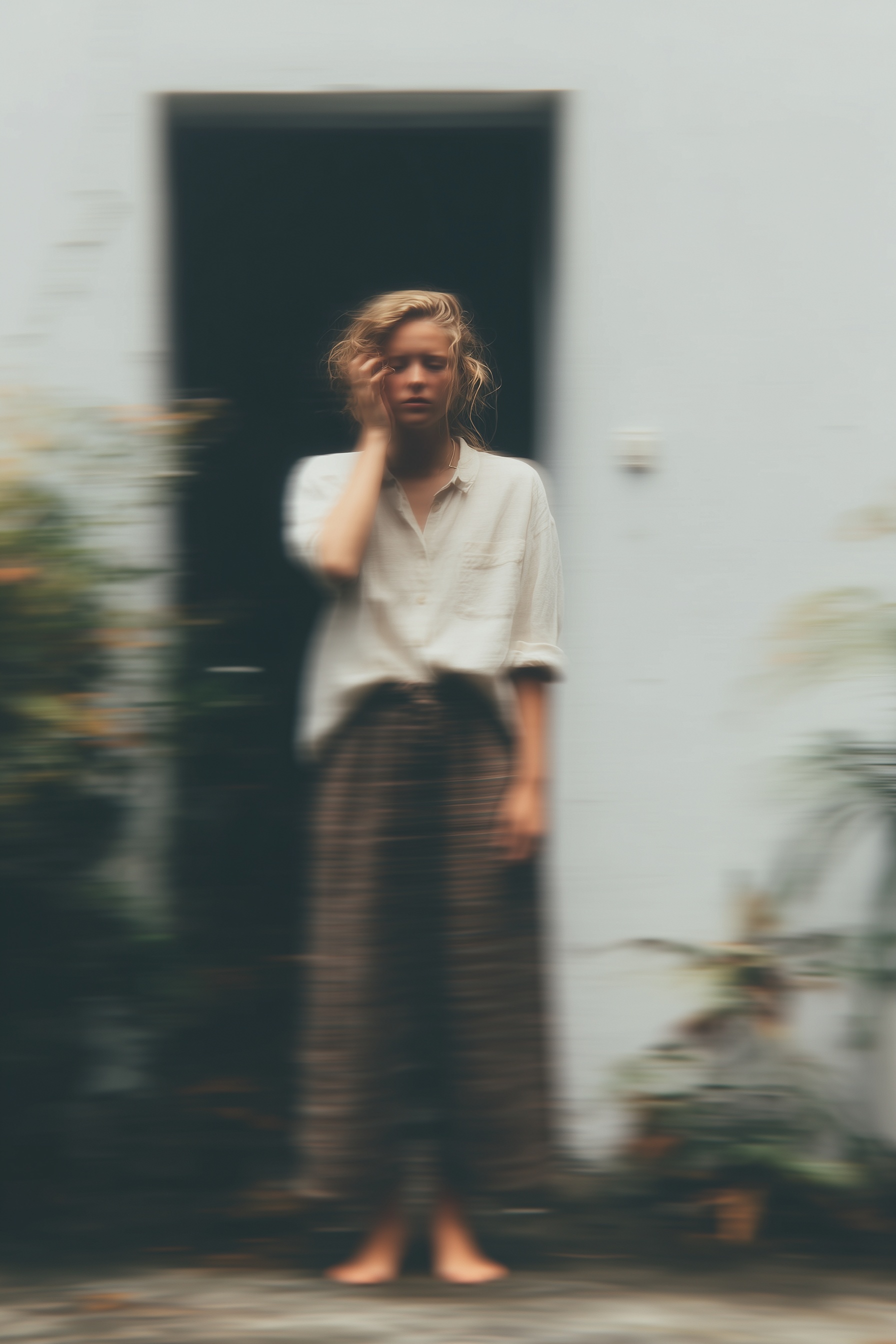 Serene Indie Vibe: 90s Polaroid Style Moments